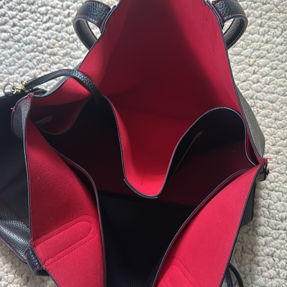 Tutilo Black Leather Tote Bag - Picture 9 of 9